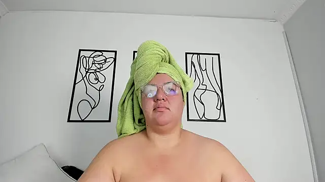 Snapshot of RubyPirsso18 chatting on December 1, 8:25 pm RubyPirsso18 online show from December 1, 8:25 pm