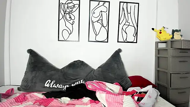 Snapshot of RubyPirsso18 chatting on May 5, 7:33 pm RubyPirsso18 online show from May 5, 7:33 pm