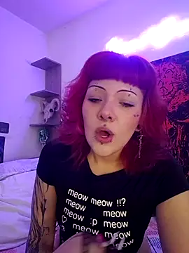Snapshot of Sarah-Stoner chatting on June 21, 12:13 am Sarah-Stoner online show from June 21, 12:13 am