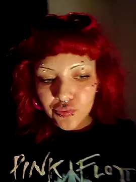 Snapshot of Sarah-Stoner chatting on June 28, 3:45 am Sarah-Stoner online show from June 28, 3:45 am