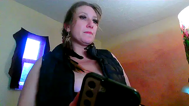 lilyhornyhousewife online show from February 26, 4:45 pm