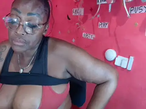 loretybig online show from March 18, 10:15 pm