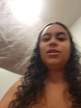 cinnaminnie online show from February 1, 7:01 pm