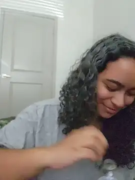 cinnaminnie online show from July 12, 7:05 pm