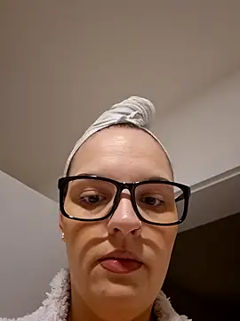 Jujuicy 97 online show from February 7, 5:00 am