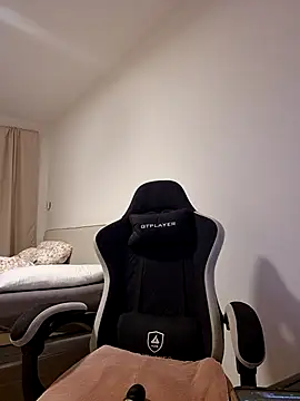 Jujuicy 97 online show from February 17, 6:47 pm