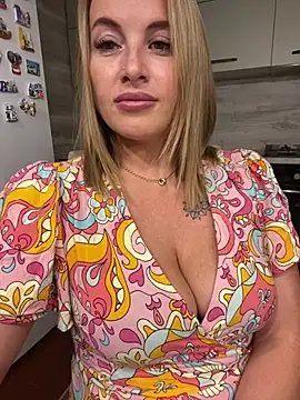 Cute Hot Alice online show from June 7, 8:34 pm