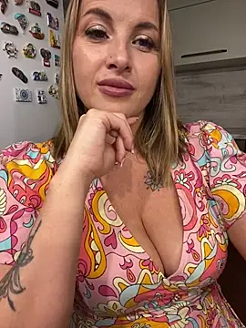 Cute Hot Alice online show from June 9, 9:26 pm