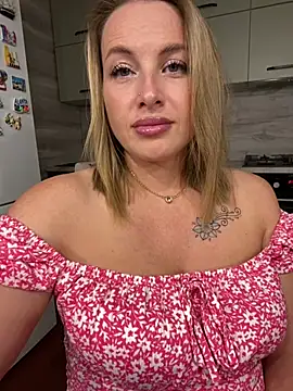 Cute Hot Alice online show from June 21, 7:27 pm