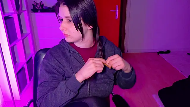 Snapshot of jenna-sxy19 chatting on March 20, 2:51 am jenna-sxy19 online show from March 20, 2:51 am