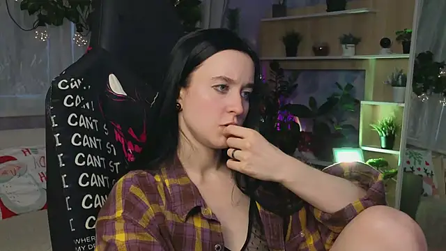 KiraLiLime online show from March 12, 2:56 pm