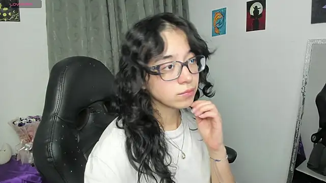 Snapshot of indra_cam chatting on June 5, 6:31 am indra cam online show from June 5, 6:31 am