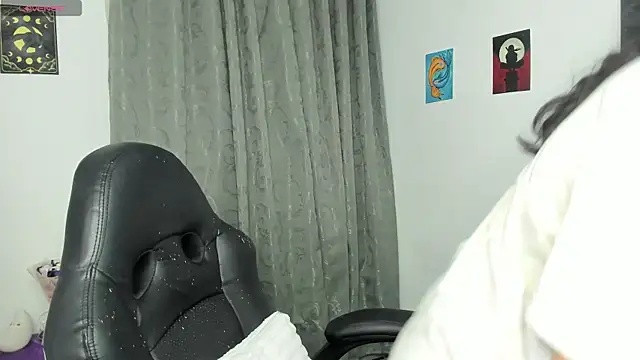 Snapshot of indra_cam chatting on June 5, 6:52 am indra cam online show from June 5, 6:52 am