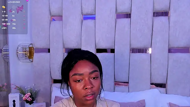 mia schwarz online show from December 9, 9:16 pm