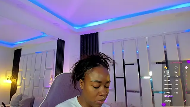 mia schwarz online show from November 9, 8:29 pm