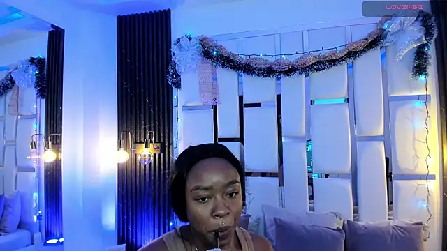 mia schwarz online show from December 17, 9:54 pm