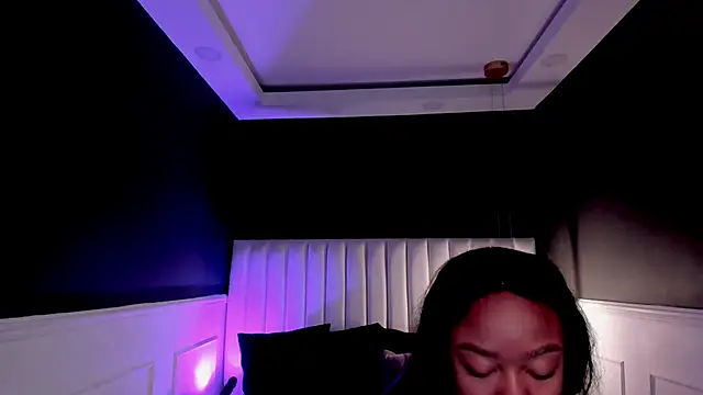 mia schwarz online show from April 24, 11:34 am