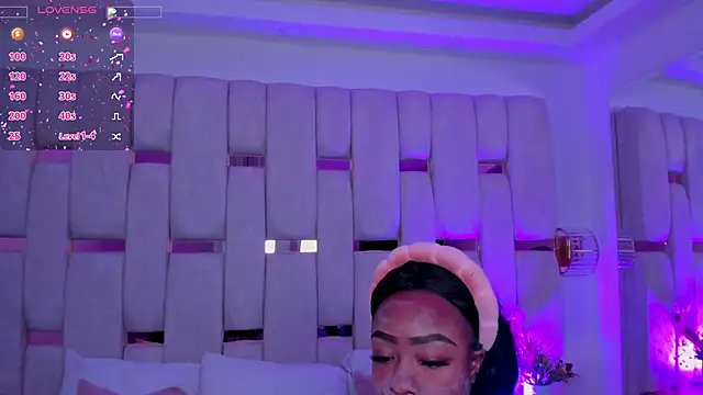 Snapshot of mia_schwarz chatting on May 13, 9:44 pm mia schwarz online show from May 13, 9:44 pm