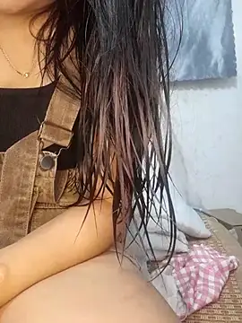Snapshot of Janey_99 chatting on July 23, 2:42 am Janey 99 online show from July 23, 2:42 am