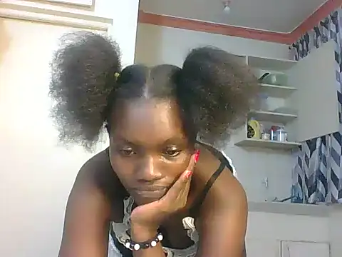 Snapshot of Slimthick900 chatting on February 7, 7:40 am Slimthick900 online show from February 7, 7:40 am