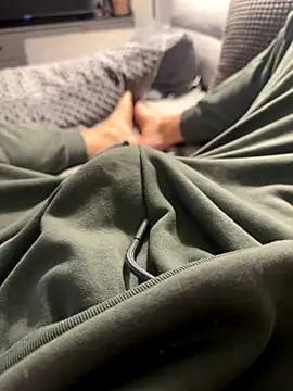 WAW PL online show from December 4, 2:48 pm