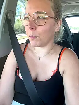 EmyLana online show from September 18, 8:27 am