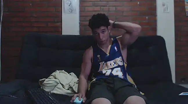 Snapshot of ethan_noir chatting on December 6, 1:40 am ethan noir online show from December 6, 1:40 am