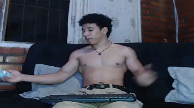 Snapshot of ethan_noir chatting on January 12, 4:10 am ethan noir online show from January 12, 4:10 am