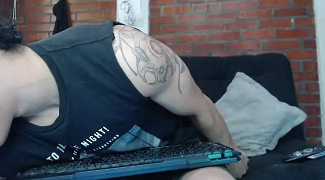 Snapshot of ethan_noir chatting on January 24, 8:32 pm ethan noir online show from January 24, 8:32 pm