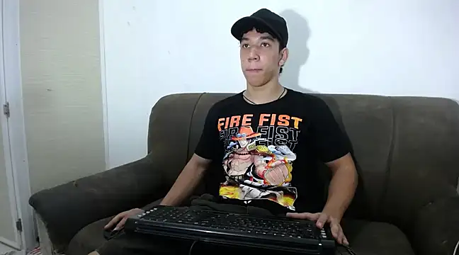 Snapshot of ethan_noir chatting on February 8, 12:17 am ethan noir online show from February 8, 12:17 am