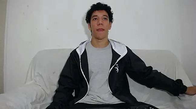 Snapshot of ethan_noir chatting on February 21, 9:22 pm ethan noir online show from February 21, 9:22 pm