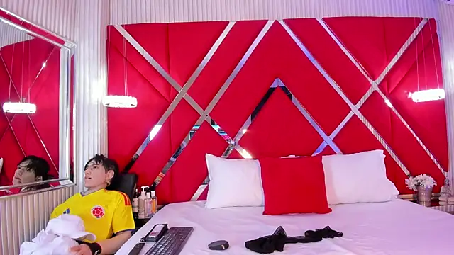 Snapshot of SusanCouper chatting on July 13, 1:47 pm SusanCouper online show from July 13, 1:47 pm