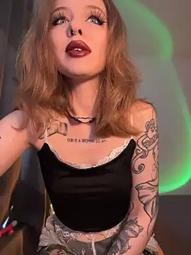 Snapshot of Natural_pussy chatting on July 7, 6:27 am Natural pussy online show from July 7, 6:27 am