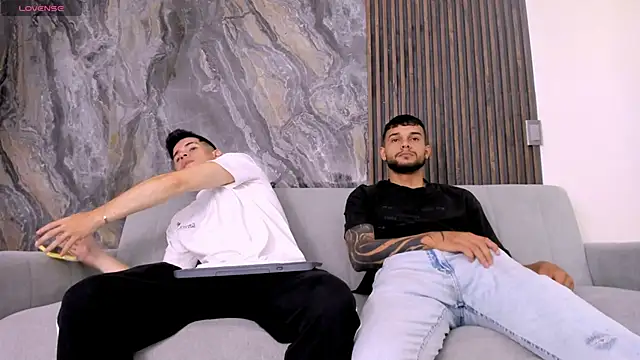 Snapshot of hot_day chatting on February 21, 1:33 am hot day online show from February 21, 1:33 am