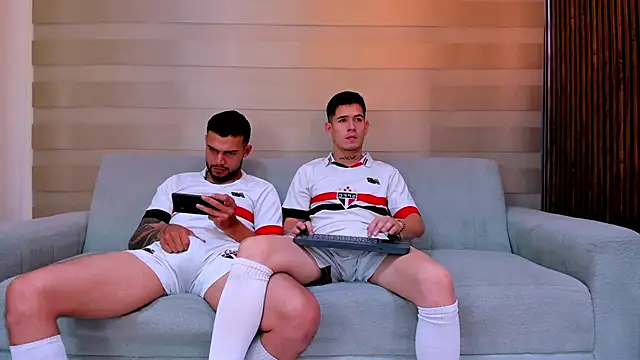 Snapshot of hot_day chatting on October 21, 8:53 pm hot day online show from October 21, 8:53 pm