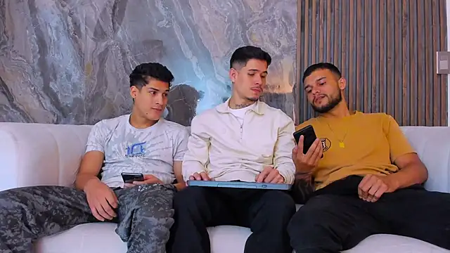 Snapshot of hot_day chatting on November 10, 8:30 pm hot day online show from November 10, 8:30 pm