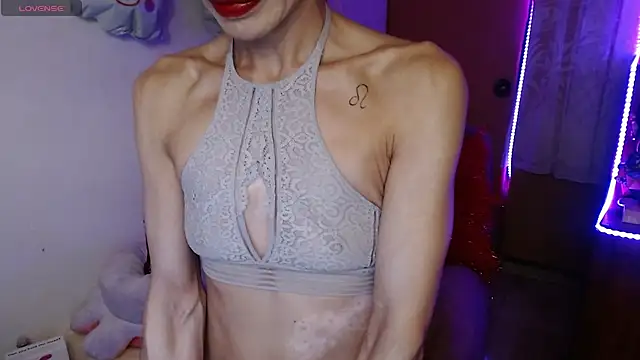 Snapshot of Angelina896 chatting on December 27, 3:53 am Angelina896 online show from December 27, 3:53 am