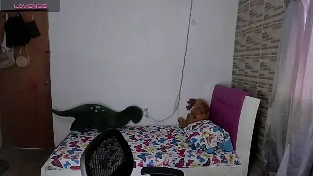 Snapshot of _Amelia_Johns_ chatting on April 14, 4:02 pm Amelia Johns online show from April 14, 4:02 pm