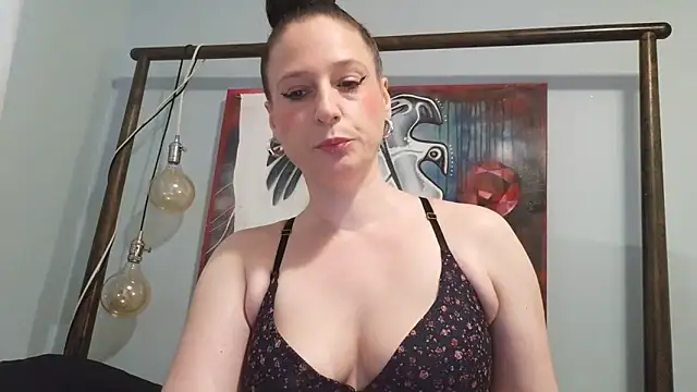 Audrey hotty online show from May 17, 11:01 pm