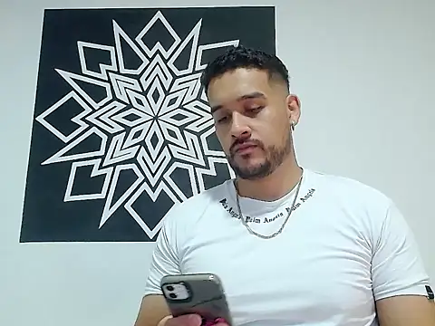  CHRIS-DENNIS  online show from April 10, 1:44 am