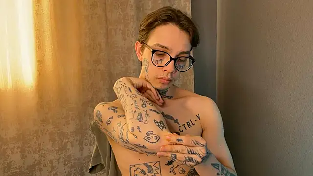 anahori  simon online show from February 9, 1:25 pm