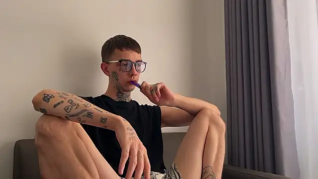 anahori  simon online show from March 16, 3:45 am