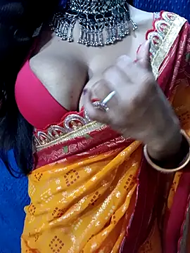 Savita hotmom online show from February 8, 4:10 pm