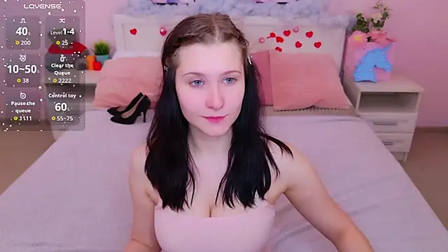 SarahStanley online show from April 28, 4:12 pm