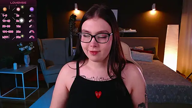 Snapshot of Arizonaa_Muse chatting on December 6, 12:27 pm Arizonaa Muse online show from December 6, 12:27 pm