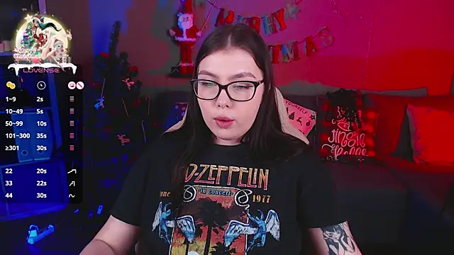 Snapshot of Arizonaa_Muse chatting on December 19, 3:30 pm Arizonaa Muse online show from December 19, 3:30 pm