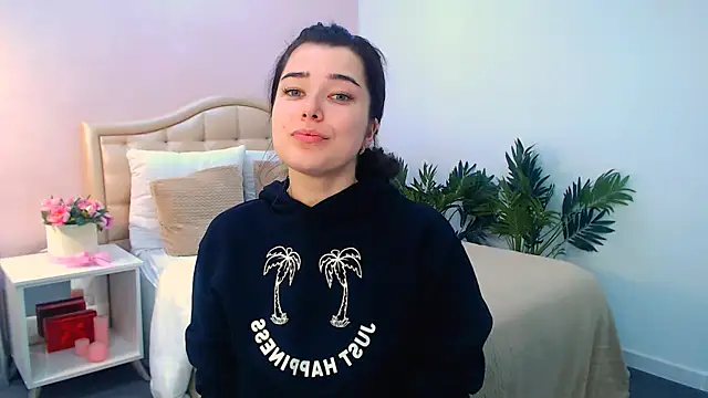  Sun Shy  online show from November 13, 1:10 pm