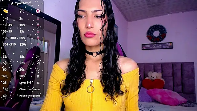 Snapshot of Lanna_hott_ chatting on June 6, 12:10 pm Lanna hott online show from June 6, 12:10 pm