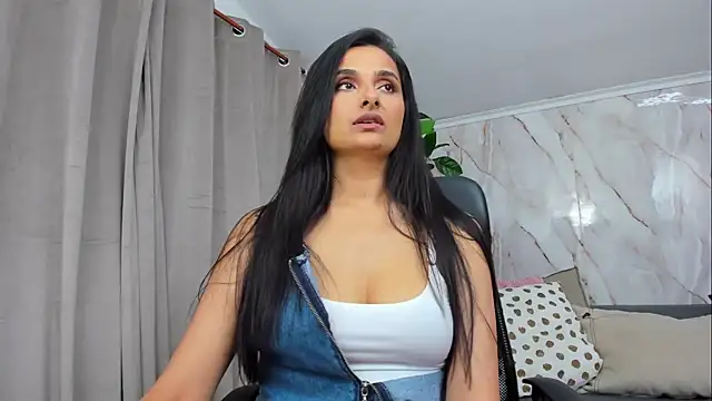 Snapshot of JennaPrice chatting on July 25, 3:09 pm JennaPrice online show from July 25, 3:09 pm