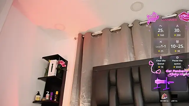 SaraRoy  online show from May 26, 11:56 pm